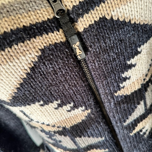 Triple five soul women’s medium cowichan sweater acrylic and wool - Picture 4 of 6